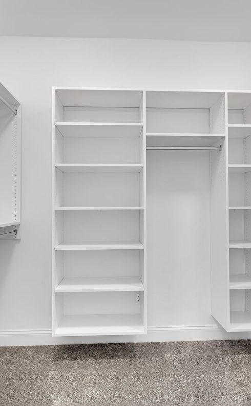 Verona Walk-In Closet